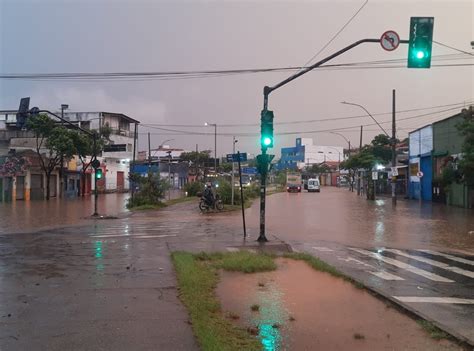 Chuva Provoca Bloqueio De Avenida Em BH E Defesa Civil Alerta Para