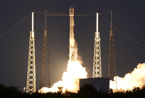 Spacex Launches Satellite Fails To Land Rocket On Barge 15 Minut