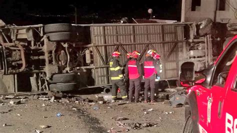 Ecuador Al Menos 24 Muertos Y 19 Heridos Por Un Accidente De Tráfico