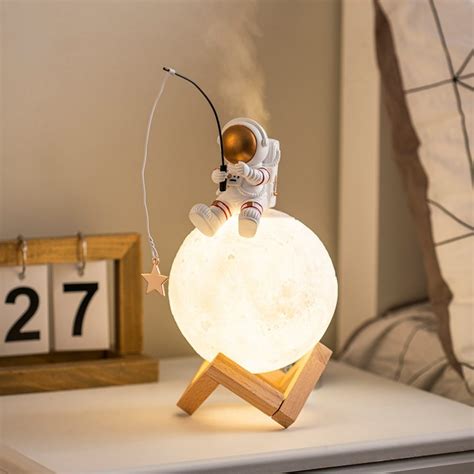 Nordic Astronaut Miniature Decorative Figures Night Light Humidifier