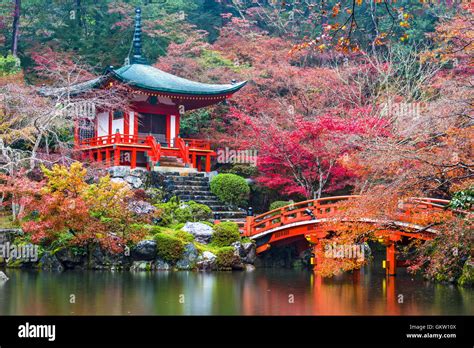 Im Daigo Ji Tempel Fotos Und Bildmaterial In Hoher Aufl Sung Alamy