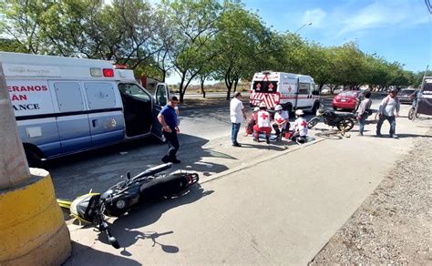 Mujeres se lesionan al evitar chocar con una bicicleta en Mazatlán