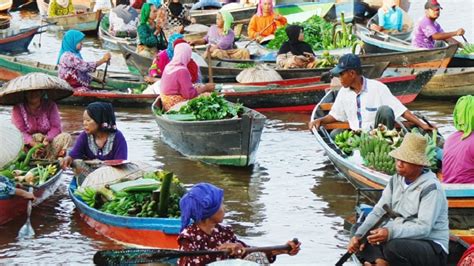 Pasar Terapung Banjarmasin Kearifan Lokal Kalimantan Tengah