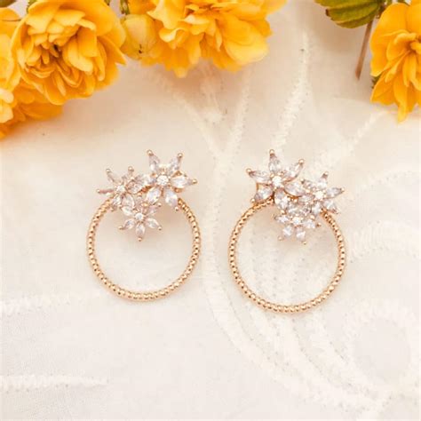 Boucles d oreilles JOSÉPHINE PETIT MODÈLE BLANC Gwapita