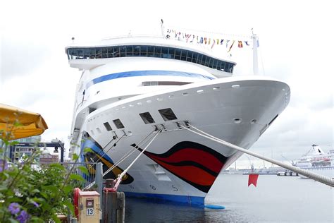 Hafen Hamburg Anlauf Eines Aida Schiffes In Kiel Jubil Um Mit