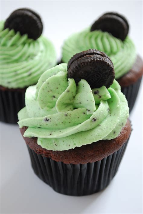 Bake Frost Repeat Mint Oreo Cupcakes