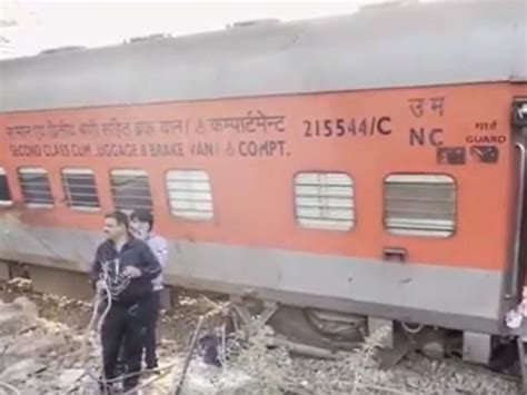 Train Derail In Rajasthan साबरमती आगरा कैंट सुपरफास्ट ट्रेन के 4