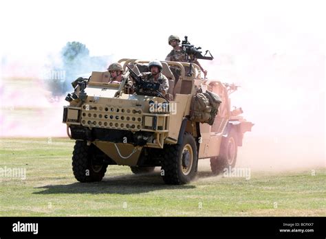 British Army Land Rover Hi Res Stock Photography And Images Alamy