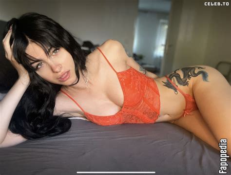 Linaroeschr Nude OnlyFans Leaks Photo 1348002 Fapopedia