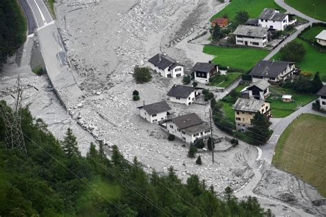 Eight Missing After Huge Landslide In Swiss Alps Breitbart