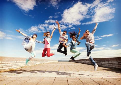 Concepto De Verano Deporte Baile Y Estilo De Vida Adolescente Grupo