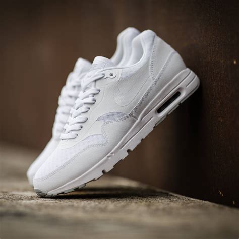 Nike Air Max 1 Ultra Essential Triple White WAVE