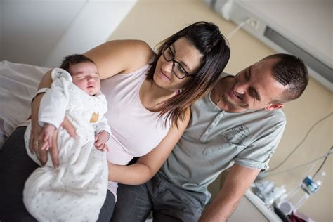 Accueil Papas En Maternit Profitez De Pr Cieux Moments Avec Maman Et