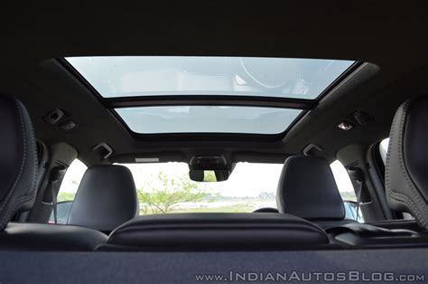 Volvo XC40 review panoramic sunroof