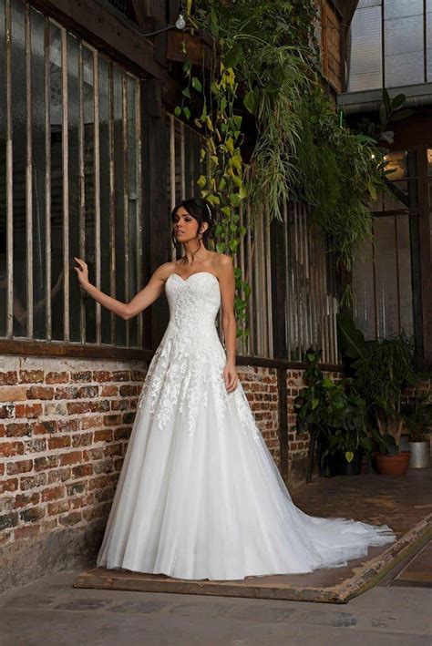 Robe De Mariée Grande Taille Bustier Modèle Palmira Couture Nuptiale à