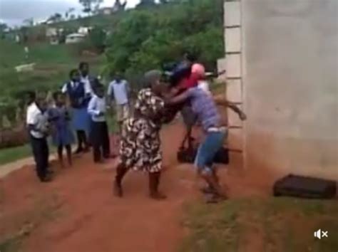 LADY STRIPPED NAKED Public Fight