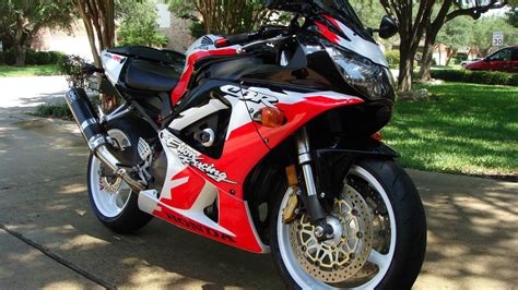 2001 Honda CBR929RR Erion Racing Bike Urious