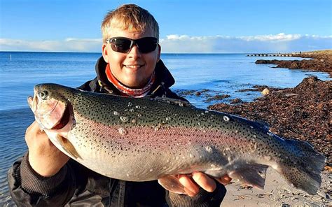 REGNBUESØNDAG PÅ VESTSJÆLLAND Fisk Fri