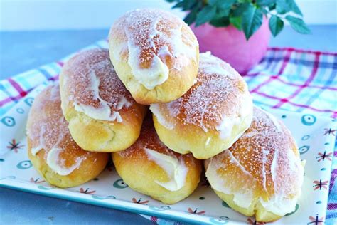 Fluffy Filipino Cheese Rolls