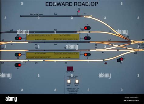 A live train map of Edgware Road station inside the Circle and ...