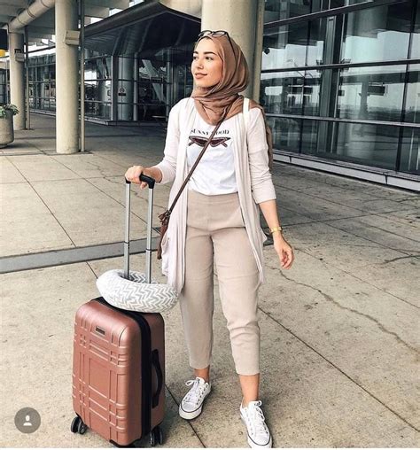 Hijabi Traveling Style Hijabi Outfits Casual Fashion Outfits Hijab