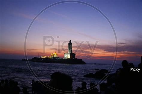 Image Of Thiruvalluvar Statue Kanyakumari Sunset Hr585633 Picxy