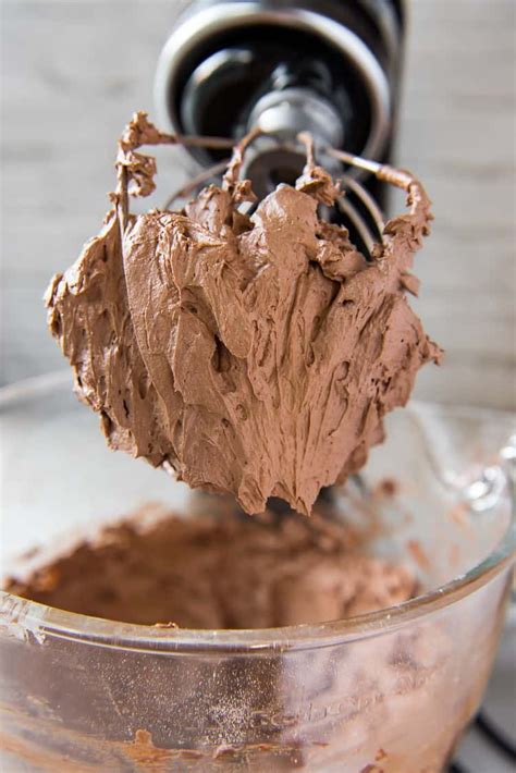 You Need This Easy Fluffy Whipped Chocolate Buttercream Frosting Rec