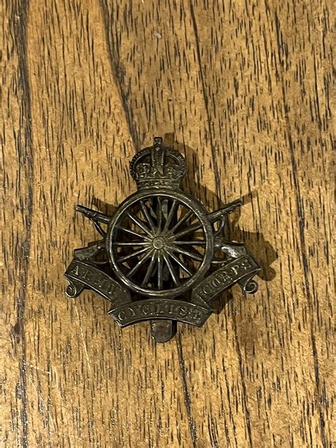 Original British Army Ww1 Army Cyclist Corps Cap Badge