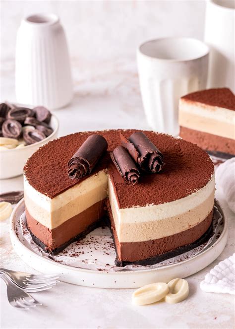 Triple Chocolate Mousse Cake Mit Karamellschokolade Und Oreo Boden