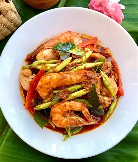 Pad Ped Talay Recipe Thai Spicy Seafood Stir Fry Hungry In Thailand