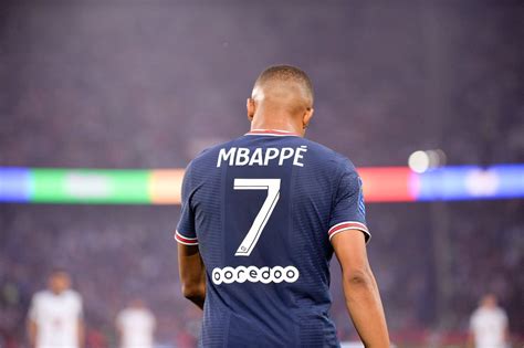 Mbappe set to stay at PSG for another 2 years on huge salary