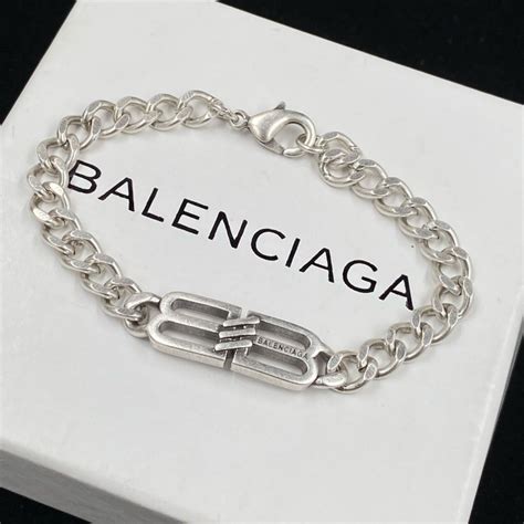 バレンシアガ Balenciaga Bb Icon メンズ チェーンブレスレット メルカリ