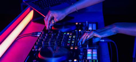 Four-deck DJing: A beginner’s guide | Native Instruments Blog