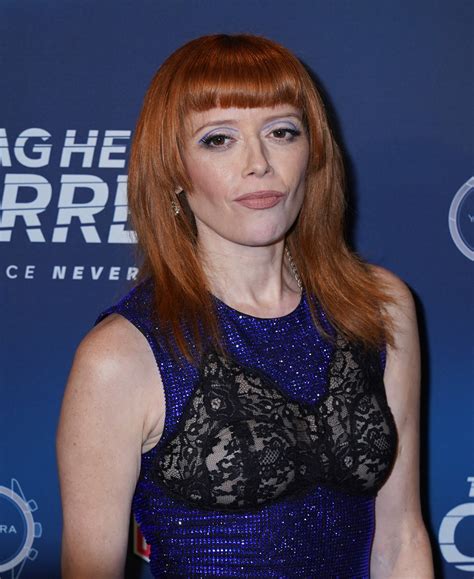 Did Natasha Lyonne Get Plastic Surgery? Actress Then, Now | Life & Style 