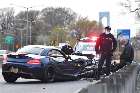 Off Duty Nypd Cop Dies After Motorcycle Crashes In Queens