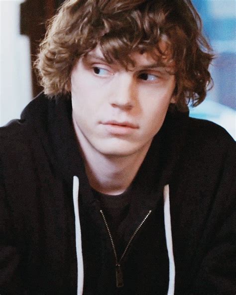 Evan Peters As Alex In Adult World Evan Peters Rory Culkin