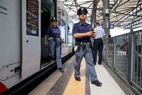 Servizi Straordinari Della Polizia Ferroviaria Deller Identificate