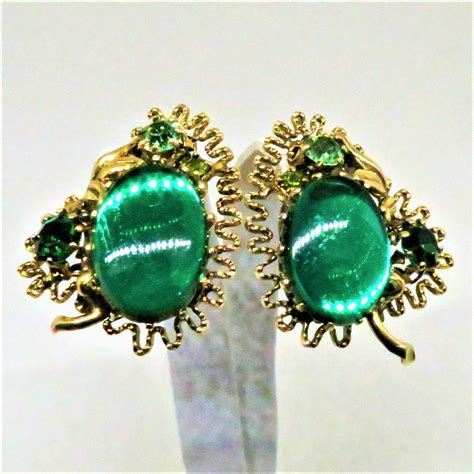 Green Earrings Vintage Made In Austria Gold Tone Green Etsy Vintage Earrings Green Earrings