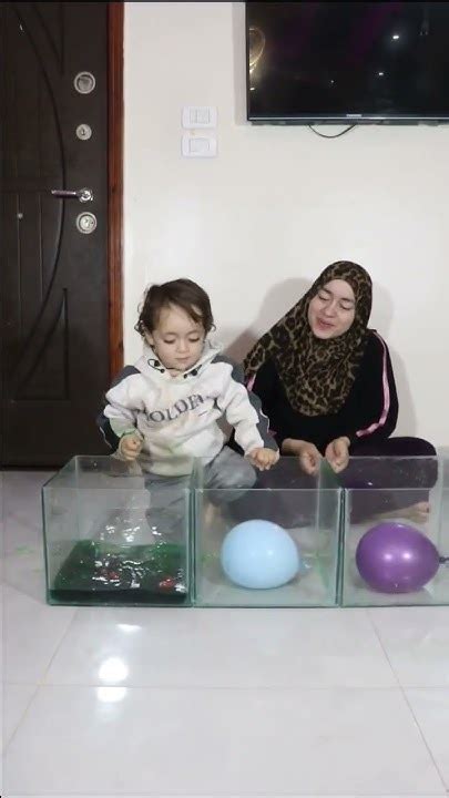 عمر فرقع ثلاث بلونات مياه ملونة جميلة 🥰🎈 Youtube