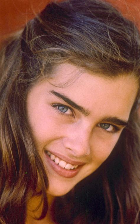 80 S Brooke Shields Eyebrows Brooke Shields Is Suing A Beauty Company Over A Product She Says Is