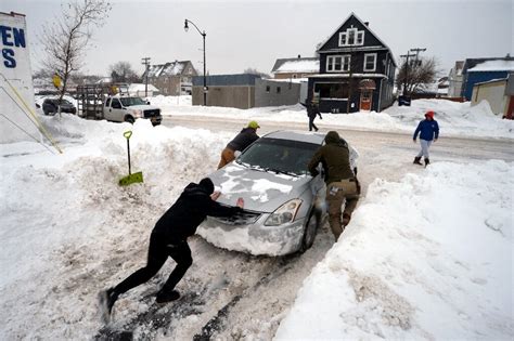 US winter storm death toll rises to 61