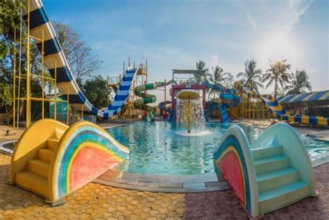 Saina Resort | Hall of Saina Resort in Malad West, Mumbai | Venuelook