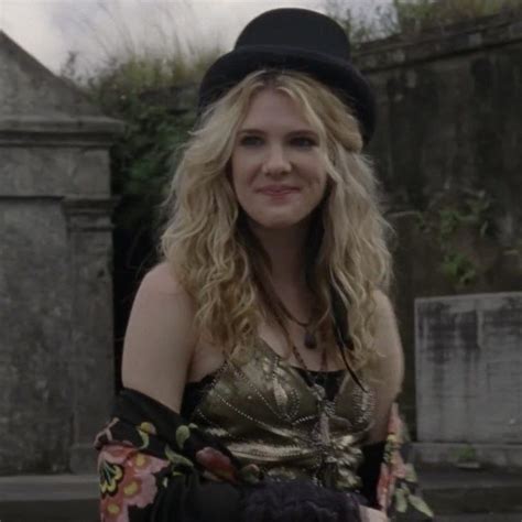 Pin Em Lily Rabe