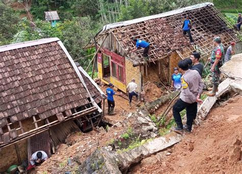 Terdampak Bencana Longsor Tiga Bulan 441 Rumah Rusak