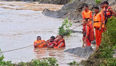 Inde Au Moins 29 Morts Dans Des Inondations Et Glissements De Terrain