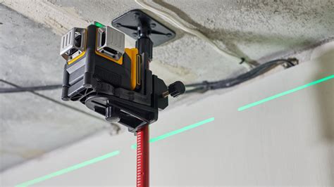 How To Use A Laser Level Indoors On Crown Molding Storables