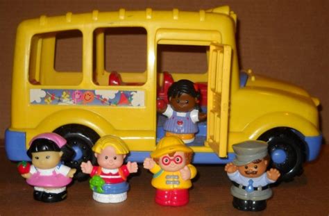 1999 Fisher-Price Little People School Bus #72699 with 5 Little People ...