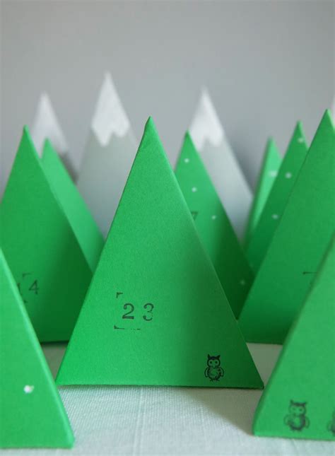 Geschwister Gezwitscher Einen Papier Wald Adventskalender Aus