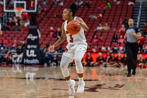 Cards Win Big Over Bellarmine In Freedom Hall The Crunch Zone