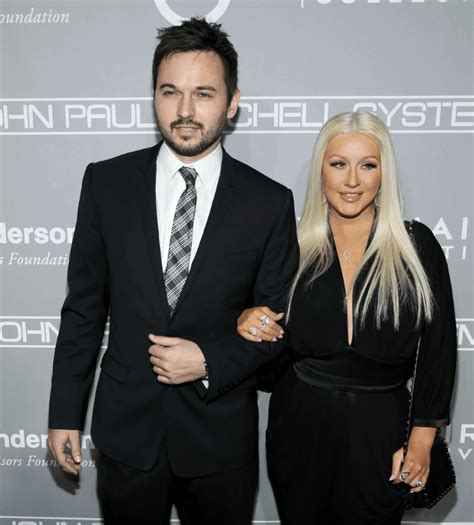 Christina Aguilera Biography, Bio, Facts, Family, Awards, Life Story 2024